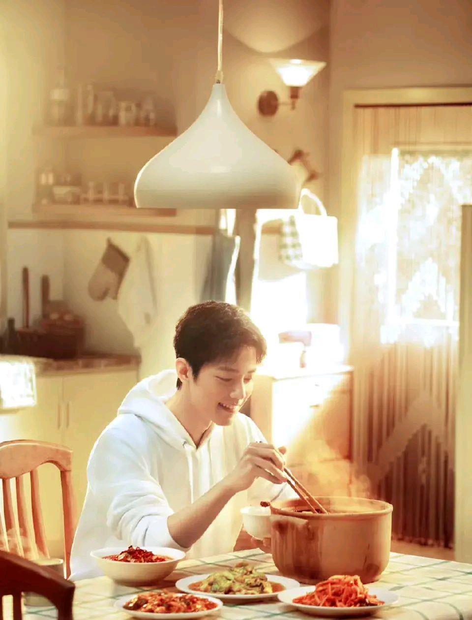 肖战|《The star》报道肖战的时尚影响力，肖战代言品牌蝉联榜单top 1！