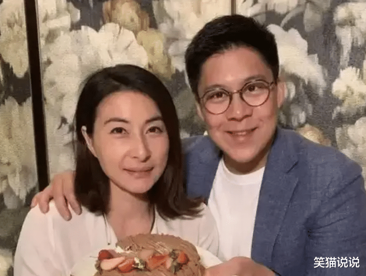 郭晶晶|?郭晶晶晒亲子时光照：全家在海边捡海鲜，霍启刚霍中曦一起协助好有爱！