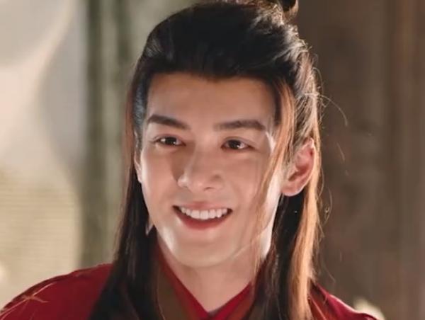 杨超越|杨超越新剧火了,她真的选了一个好剧本,同时也选了一个好搭档