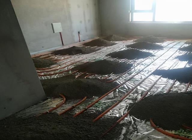 旧房改铺地暖,可以不砸地砖吗?看是否具备这3点,要注意2个问题