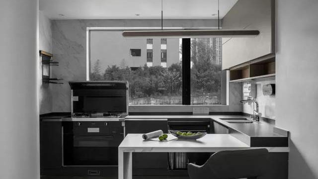 暗夜之境，银灰与黑的极简现代空间