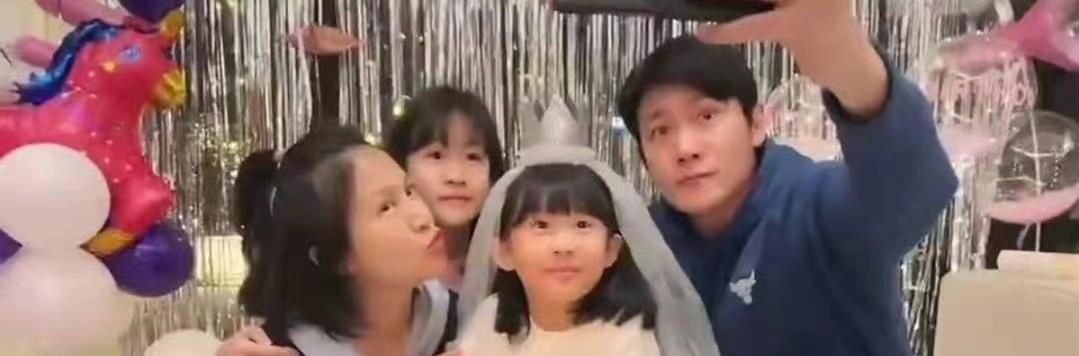 美颜|鲍蕾晒素颜庆46岁,美颜了仍憔悴,但不再在乎他人眼光刻意浓妆