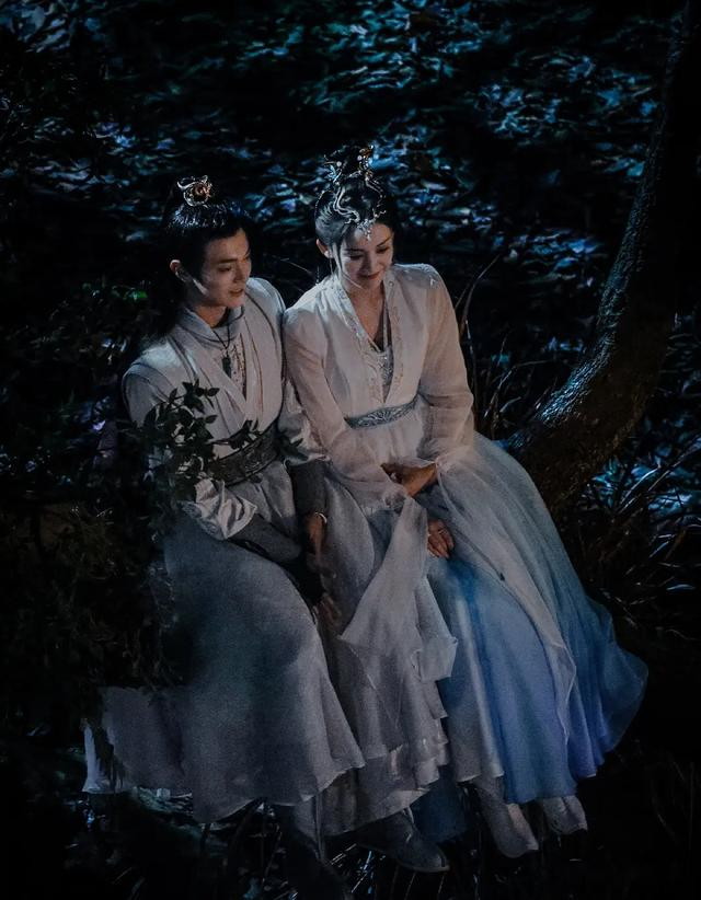 雪鹰领主|开年首部古装?许凯《雪鹰领主》1月下旬播出,娜扎服化道受好评