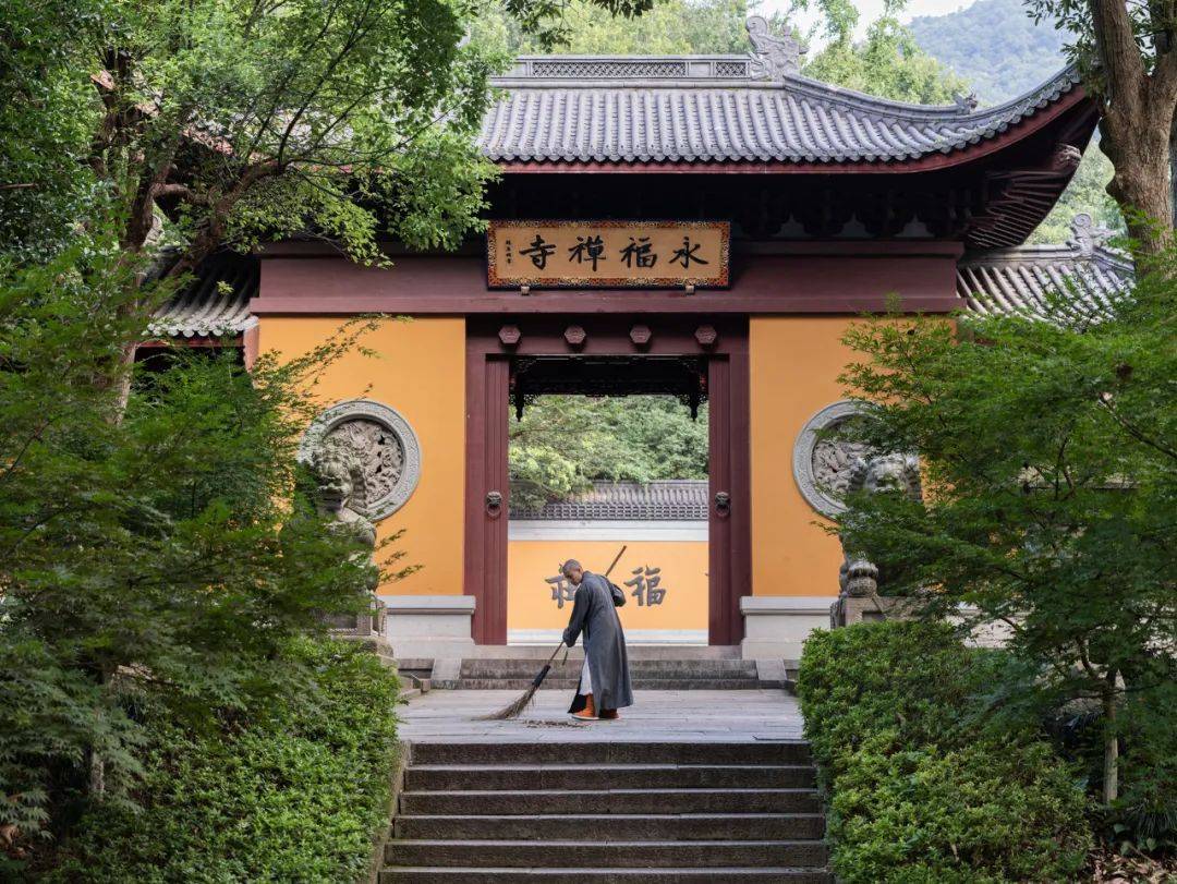 招聘|千年古寺招聘:月薪过万,周末双休,免费饭菜,早九晚五还不加班