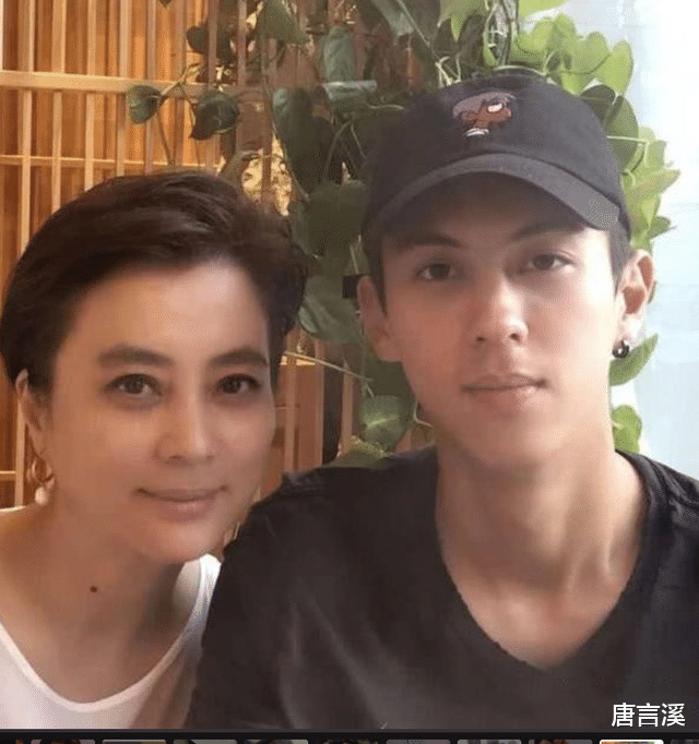 李玲玉|2段婚姻，21岁嫁初恋，34岁嫁国外富商，58岁的李玲玉活出了真我