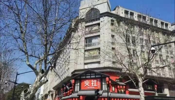 邓伦|邓伦,一个演员而已,何以如此富有:揭秘明星赚钱背后的商业路数