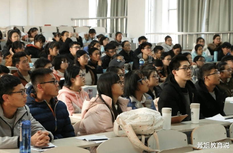 裁员|“悔不当初!”研究生无奈倾诉:苦读三年,现实与想象竟天差地别