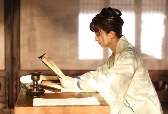 顾廷烨|《知否》：剧中的小秦氏为什么不能像别人一样，放下往事