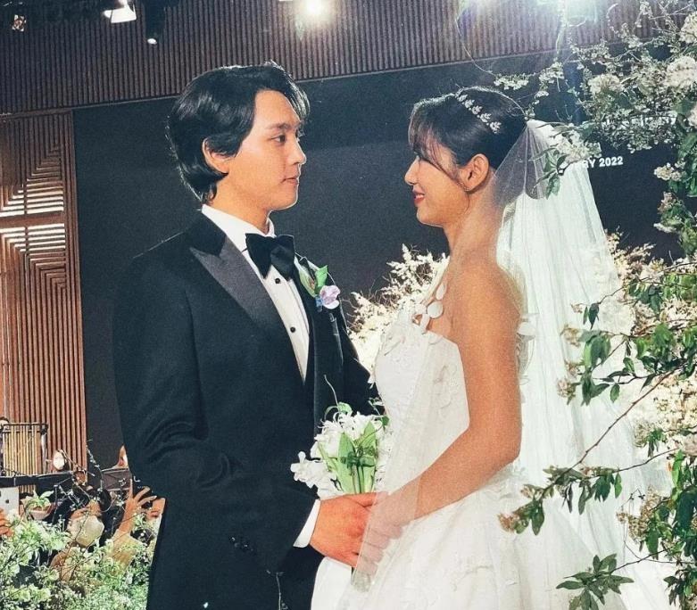 李钟硕|搭档郑秀晶崭露头角，后凭匹诺曹大火，却因某爽陷8000万风波