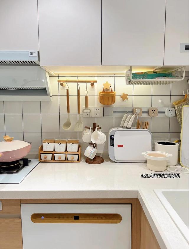 广东夫妇89㎡小家,坚持全屋打满柜子,效果不是一般的实用大气