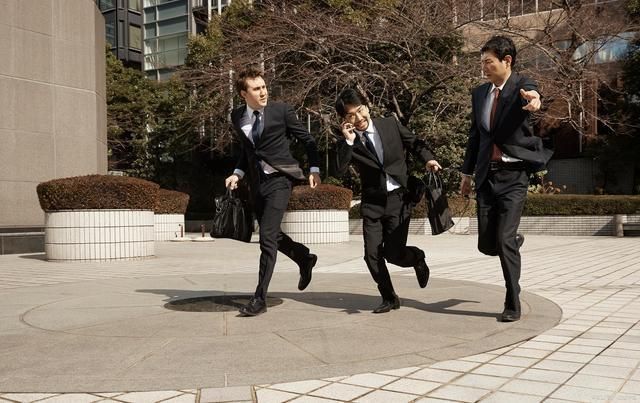 |一家公司应该如何评价人才？业绩重要还是胜任力重要？