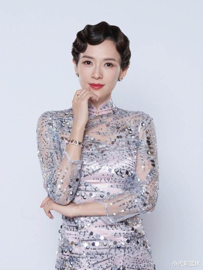 贾玲|43岁的章子怡看着“模仿”她的关晓彤，仿佛是在看25岁时的自己