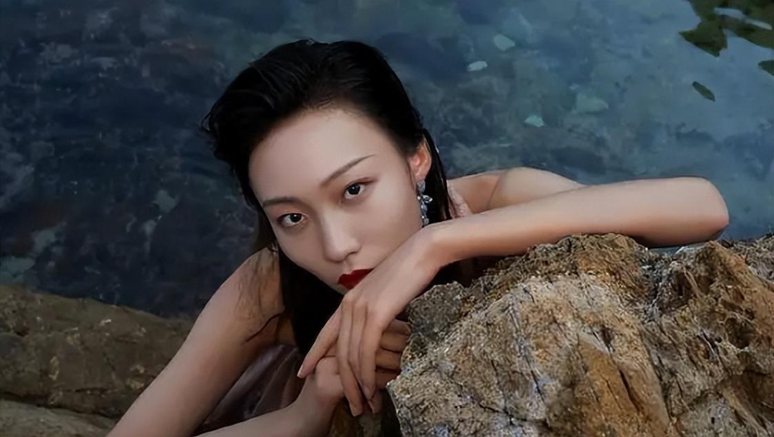 邵雨轩|邵雨轩回应解散：能力配不上位置，不存在分桃不均，首谈带货问题