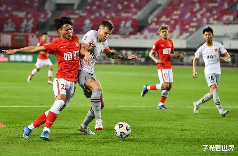 广州队|早上6点！天津媒体做出争议报道：广州恒大遭质疑，球迷骂声一片