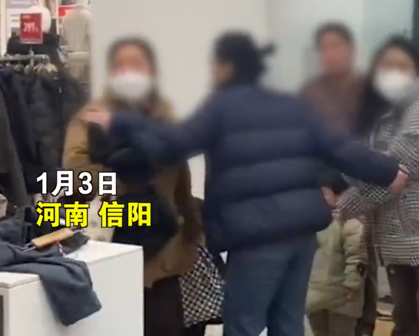 女子试衣遭男童掀帘反被辱骂:颠倒的是非观才是最大的错误!