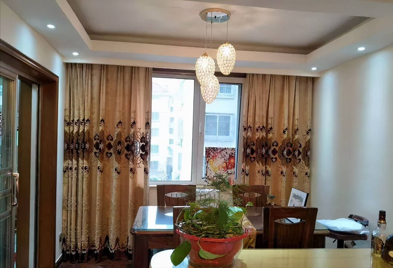 花2万工钱请木工做柜子,晒到朋友圈,却被吐槽一股乡镇气息!