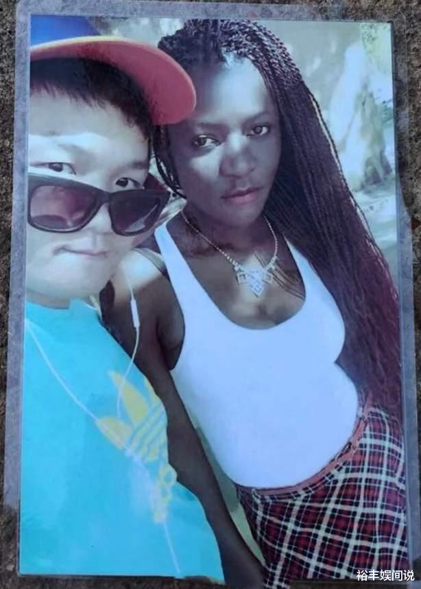 |网红“小胖”非洲女友悼念!相恋10年即将结婚,伤者辛巴状况曝光