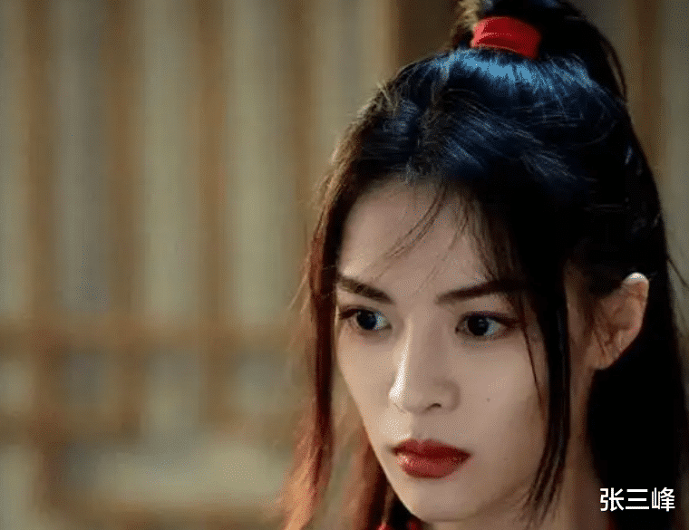 撞脸|女星“跨性别”撞脸！赵露思被称女版张大大，热巴撞脸全球巨星