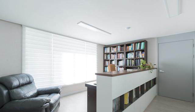 240足足有4个书房,一家几口各用各的,互不打扰,越看越大气