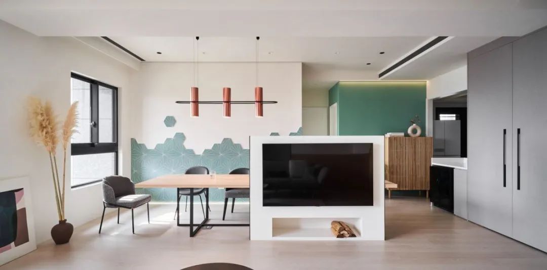 客厅电视墙怎么装?6招流行做法,简直不要太好看