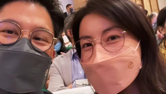 张庭|霍启刚郭晶晶撇下子女去看演出 随后还坐船看夜景享受浪漫