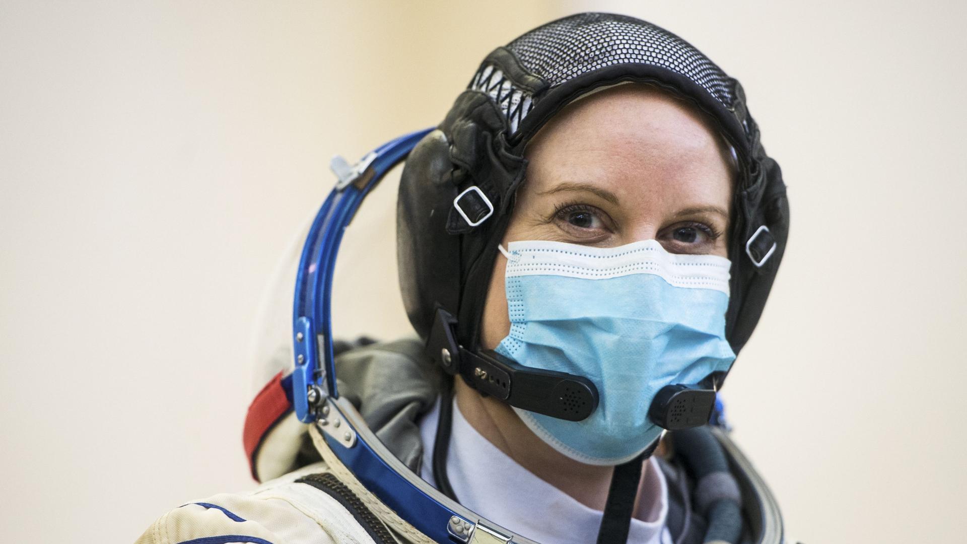 我国航天员戴口罩，被人取笑？看美俄宇航员嘴上戴的是啥？