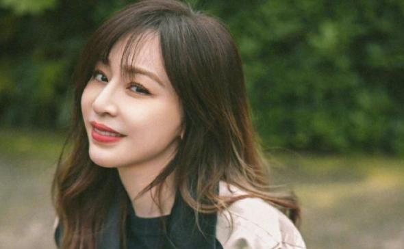 张茜|王心凌立场获央视认可！雨神打脸质疑者，炎亚纶“退群”再惹风波