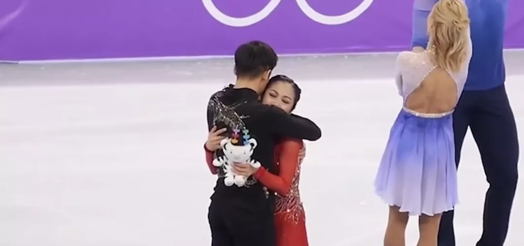 韩聪|夺冠后他们相拥而泣！15年神仙情谊曝光：这块金牌他们等了太久