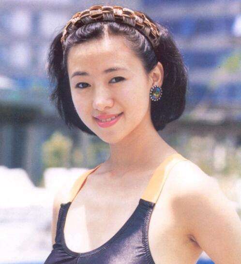 翁虹|53岁翁虹母女照曝光!14岁女儿横店拍写真,感慨做演员不易