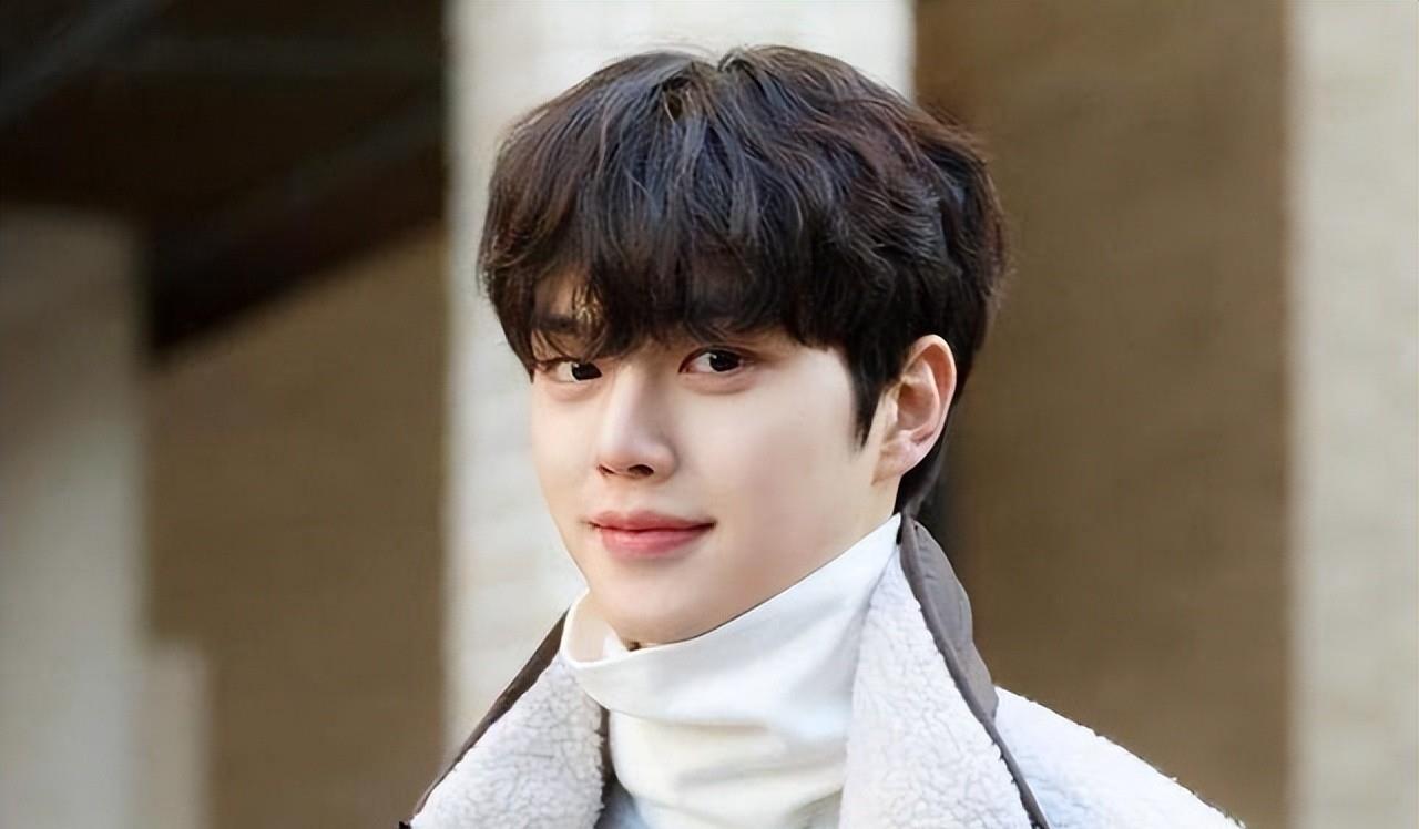 男团|韩国男团偶像泥石流！明明是脸蛋英才却被粉丝嫌弃