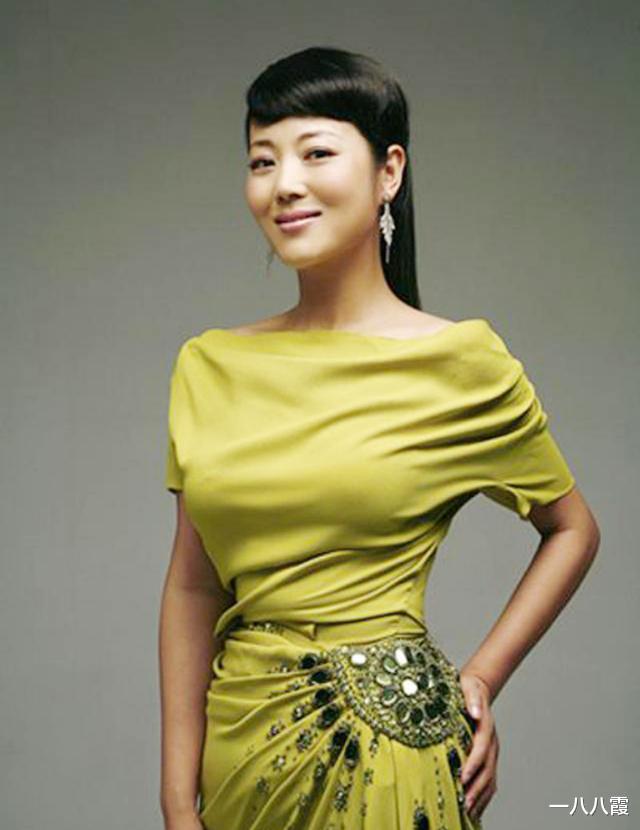 男亲女爱|王茜华：为拍戏流产、打美容针，41岁二婚嫁导演，43岁做高龄产妇