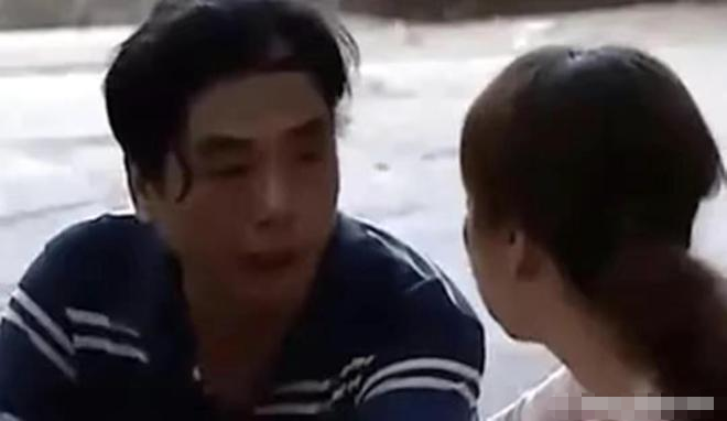 娇妻爱上邻居六旬大爷,妻子:大爷体能好,丈夫知道后当街暴打