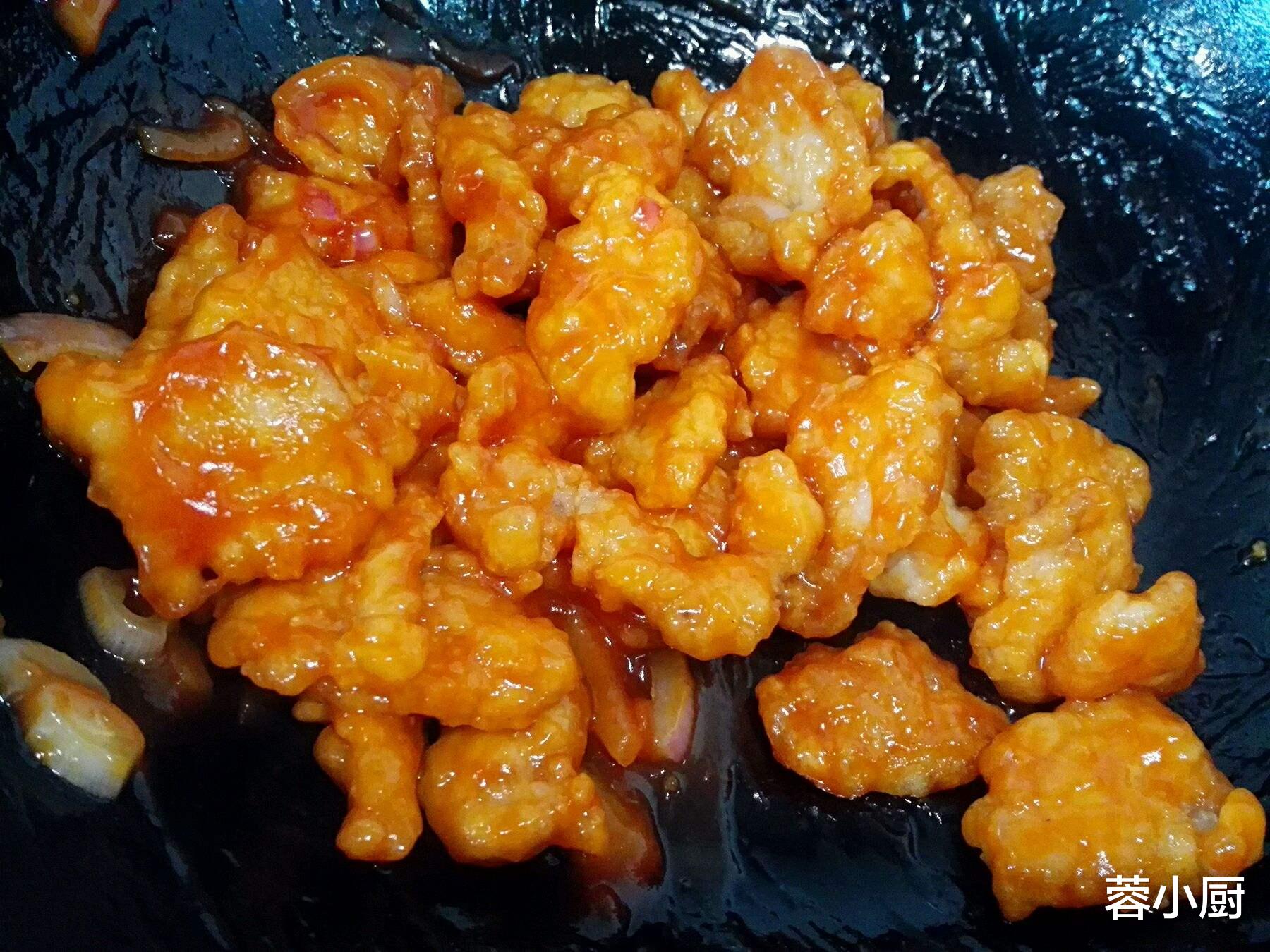 立秋润燥,饮食上可“减辛增酸”,多吃“3黄2白1红”,润肺养胃