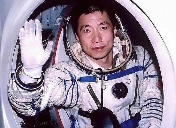 恭喜陈冬,创下新记录!目前只有景海鹏出马,才可能打破