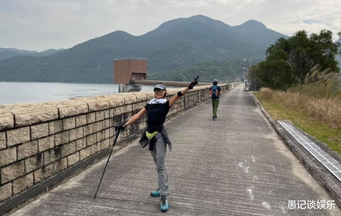 刘诗诗|真正的高学历嫂子：香港大学助教、90年代的名模，老公是TVB视帝