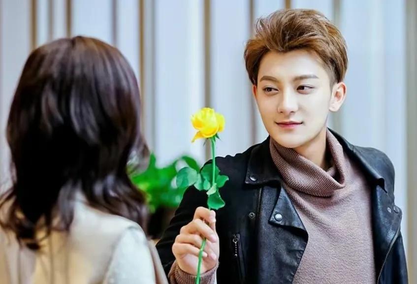 黄子韬|黄子韬：出道多年越来越清醒，走到今天，他才是最“值得”的那个