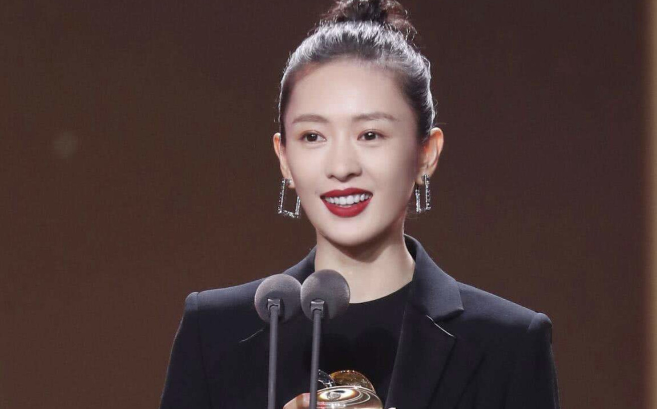 童瑶|曾被逼陪睡?遭张默毒打,靠演技翻身后,嫁给了大自己17岁的富商