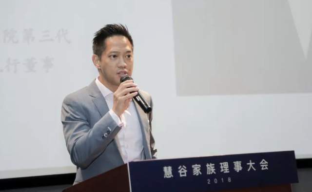 37岁前TVB花旦为3岁女儿庆生,豪宅内景太朴素,富二代老公未现身