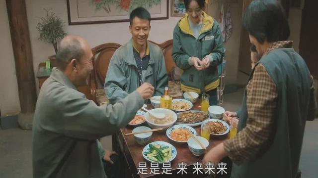 幸福到万家|《幸福到万家》才短短六集,两个疑问,三个伏笔,导演、编剧不简单