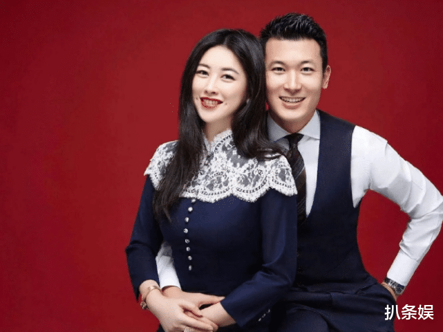 朱珠|朱珠和老公王昀佳合拍甜蜜大片，夫妻俩牵手搂抱，郎才女貌好般配