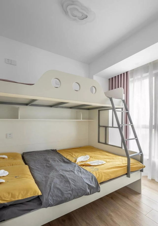 95平现代风三居室,客餐厅相邻却又错落有秩