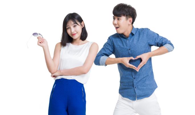 广州小伙“收留”女网友,两人同吃同睡,小伙称:我们之间很纯洁