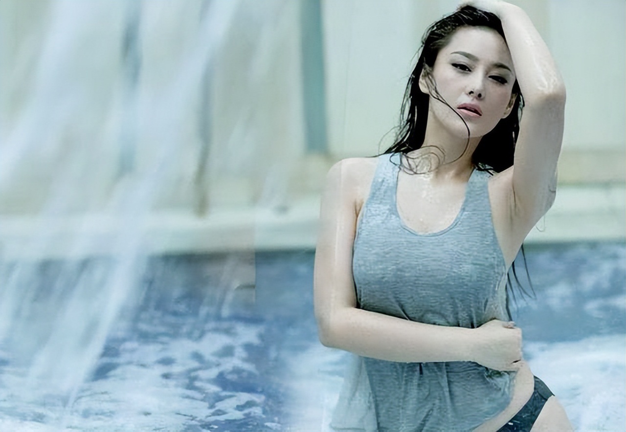 江玉燕|殷桃、杨幂和关晓彤泳衣照”,网友:养眼