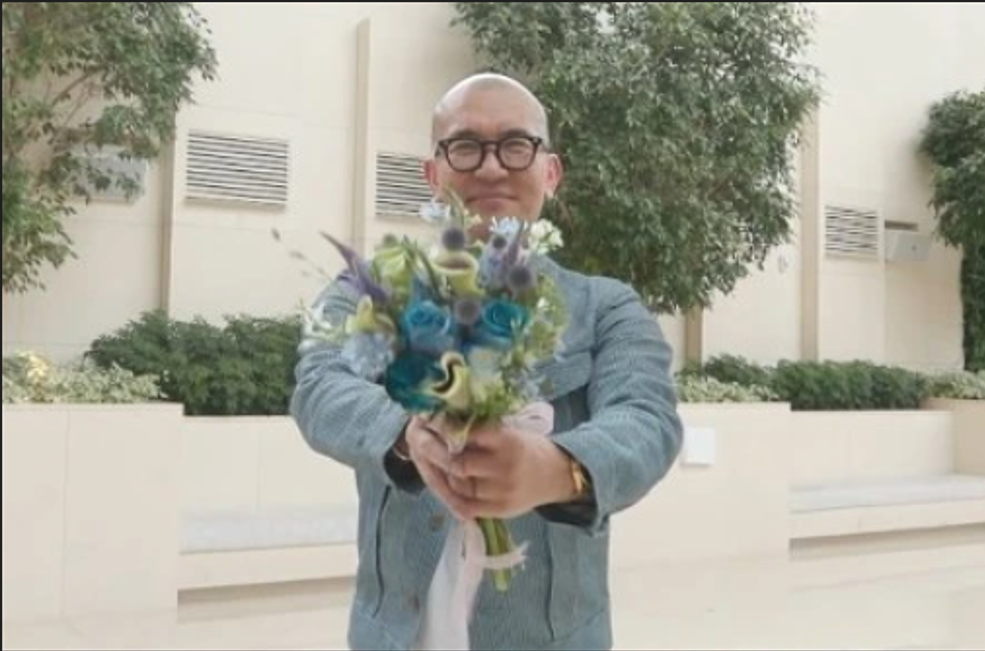 金宇澄|大S具俊晔拍全家福,大S故意遮挡小腹,之前被拍肚子凸起疑怀孕