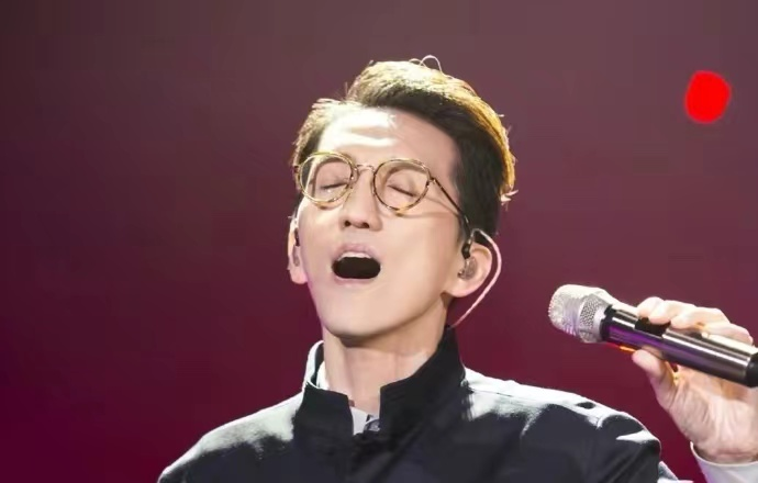 葛斯齐爆林志炫患有暗病，本人称与大陆床单有关，现隐婚生子多年