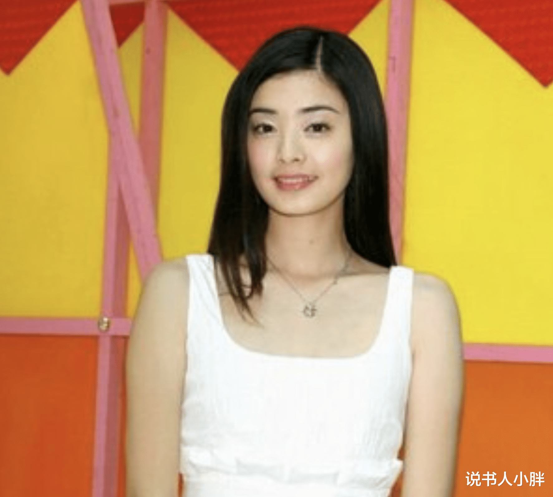 董洁|潘粤明和董洁离婚8年，她带儿子苦度光阴，他摆脱抑郁收获真爱