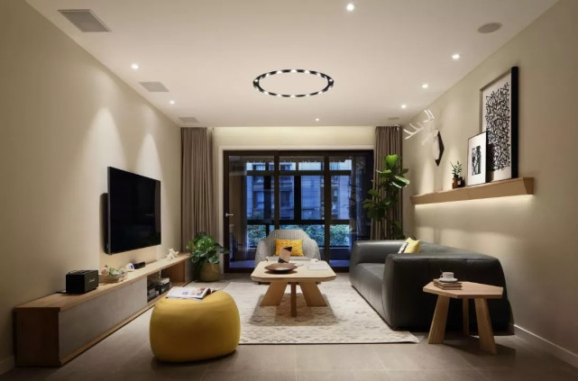 126平现代风三居室,不同的光源给空间氛围有着不一样的氛围