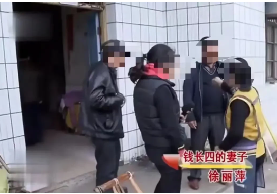 湖南省湘潭市,大妈听到自家老房拆迁能分到180万,笑得合不拢嘴!