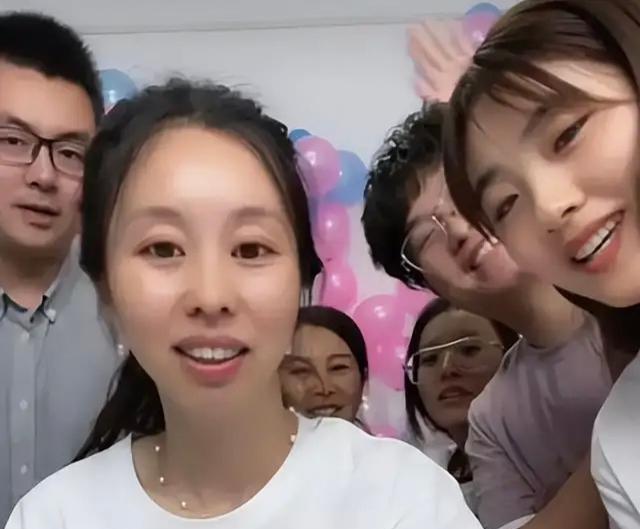 兄弟姐妹|杜妈直播,人气比田静还高,坦言没亲属站出来替她说话,是嫌丢人