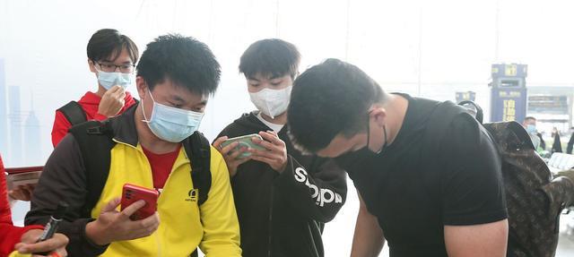 杨旭|敦比亚悲情告别申花，网友调侃杨旭却笑了，为什么会是这样？
